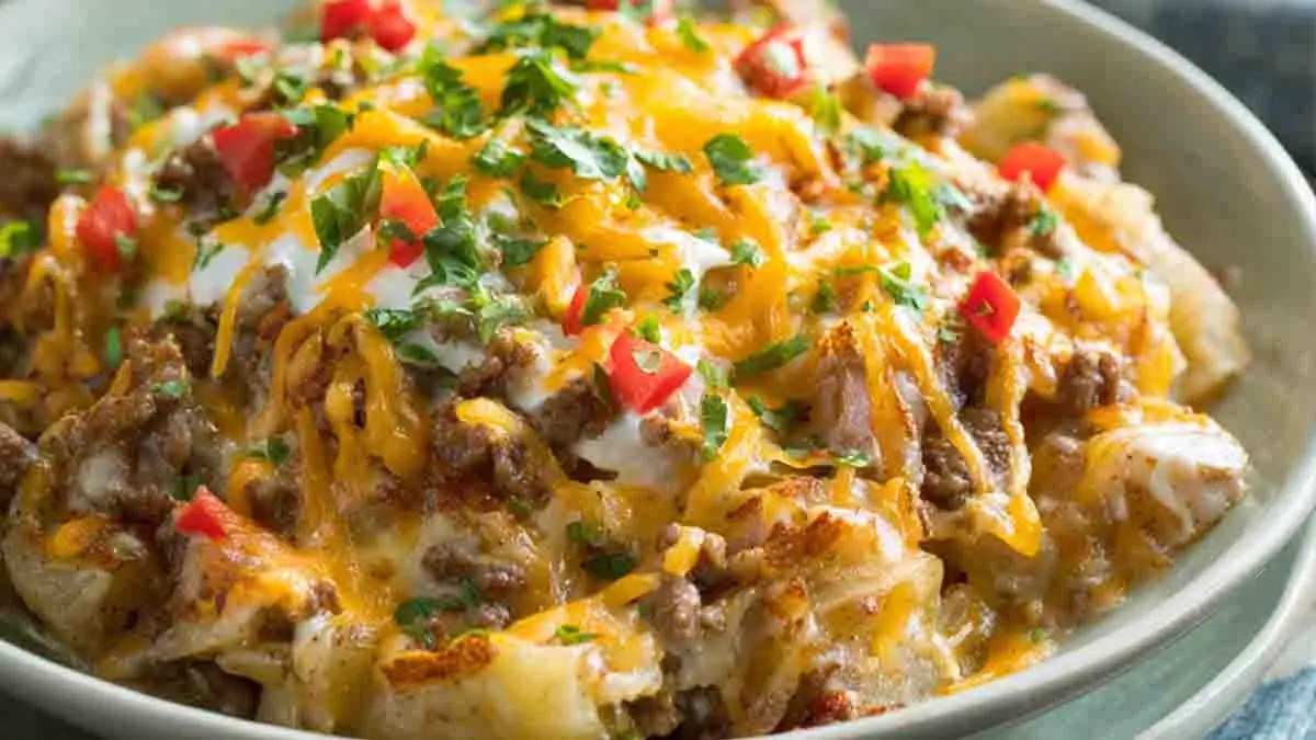 Slow Cooker Cowboy Potato Casserole – Easy & Cheesy Recipe