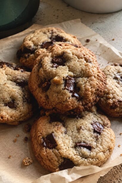 Classic Chocolate Chip Cookies - Snack On Meat