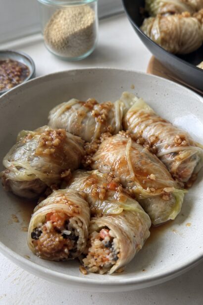 Vegan Cabbage Rolls with Chinese Garlic Sauce - Snack On Meat