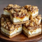 Apple Crumble Cheesecake Bars