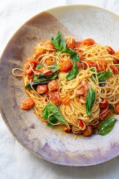 Cherry tomato and basil pasta - foodnibble.com